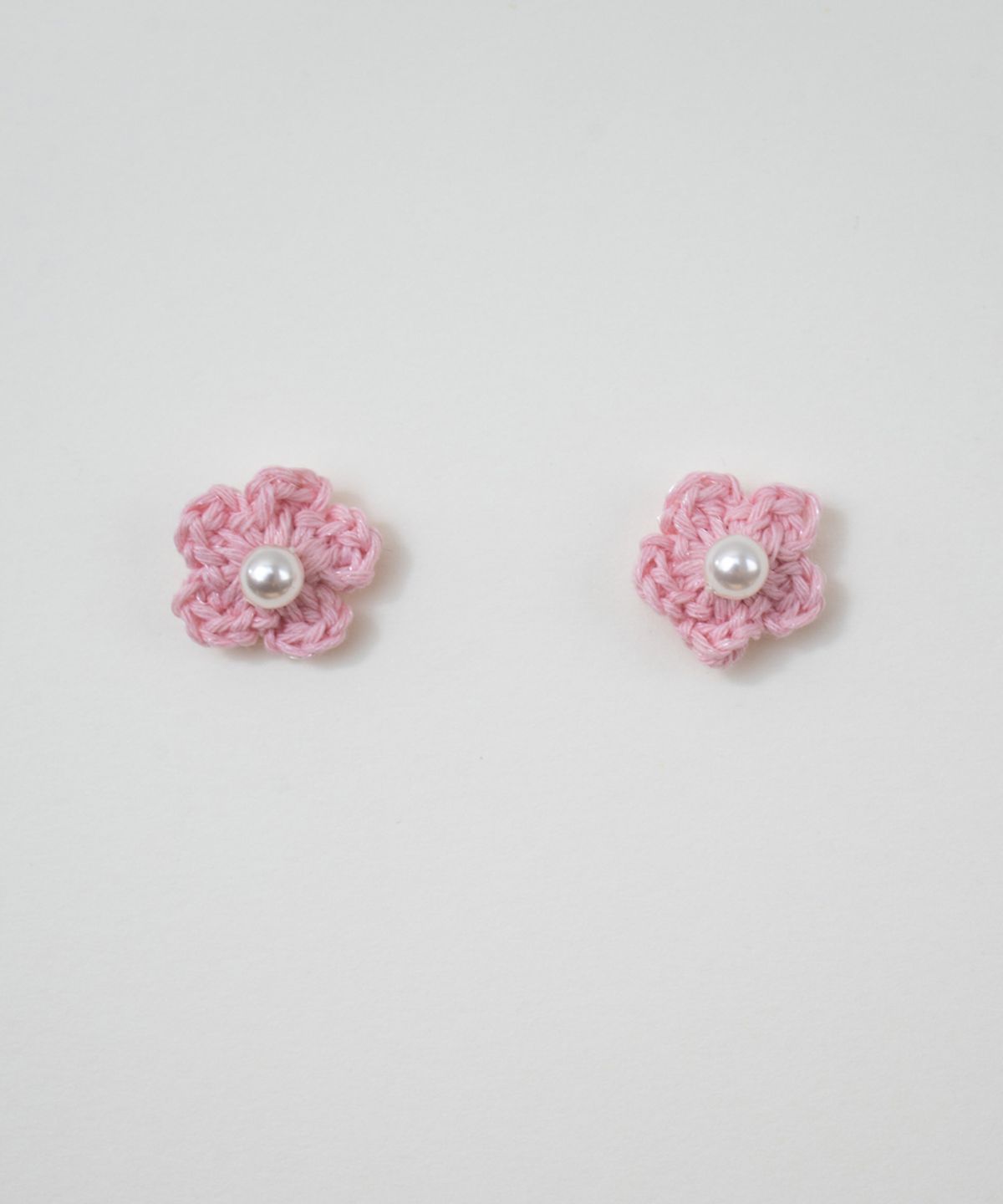 메리모티브(MERRYMOTIVE) Spring flower pearl earring (Pink)
