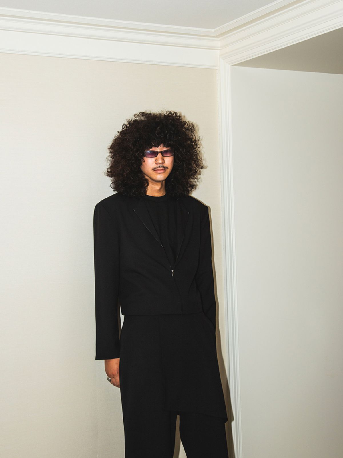 고저(GOZER) CREWNECK ZIP-UP JACKET_BLACK