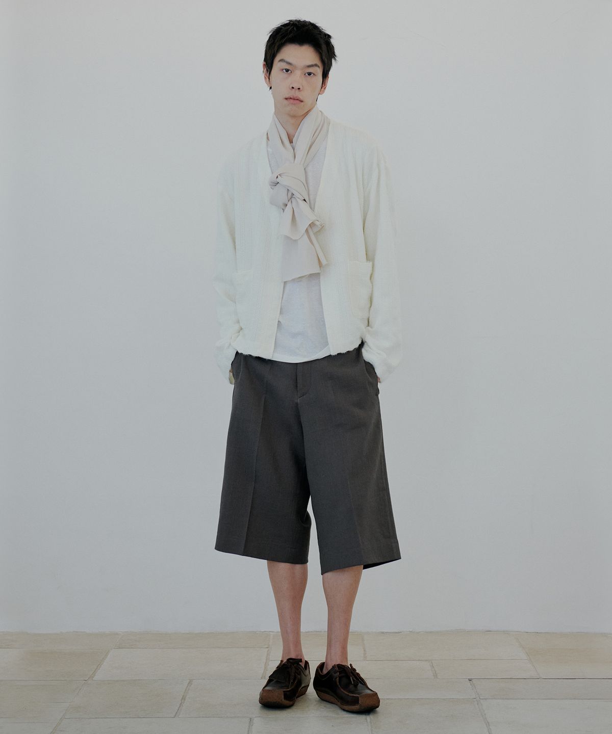 누아클레(NUAKLE) 브이넥 히든 가디건_아이보리