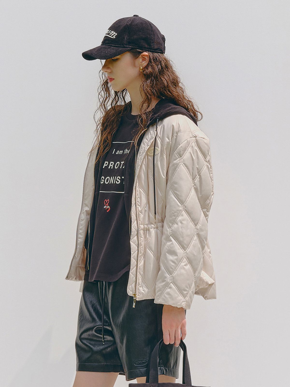 엘유브이엠(LUVM) CURVY ZIP-UP JACKET_CREAM