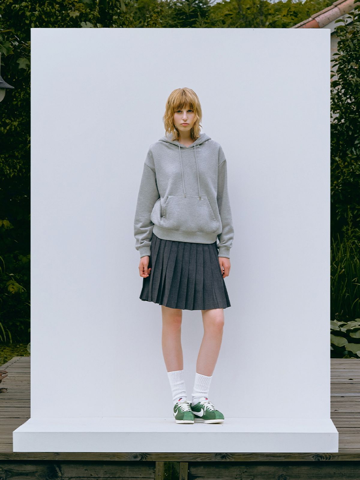 엘유브이엠(LUVM) BACK LOGO HOODIE_MELANGE GRAY