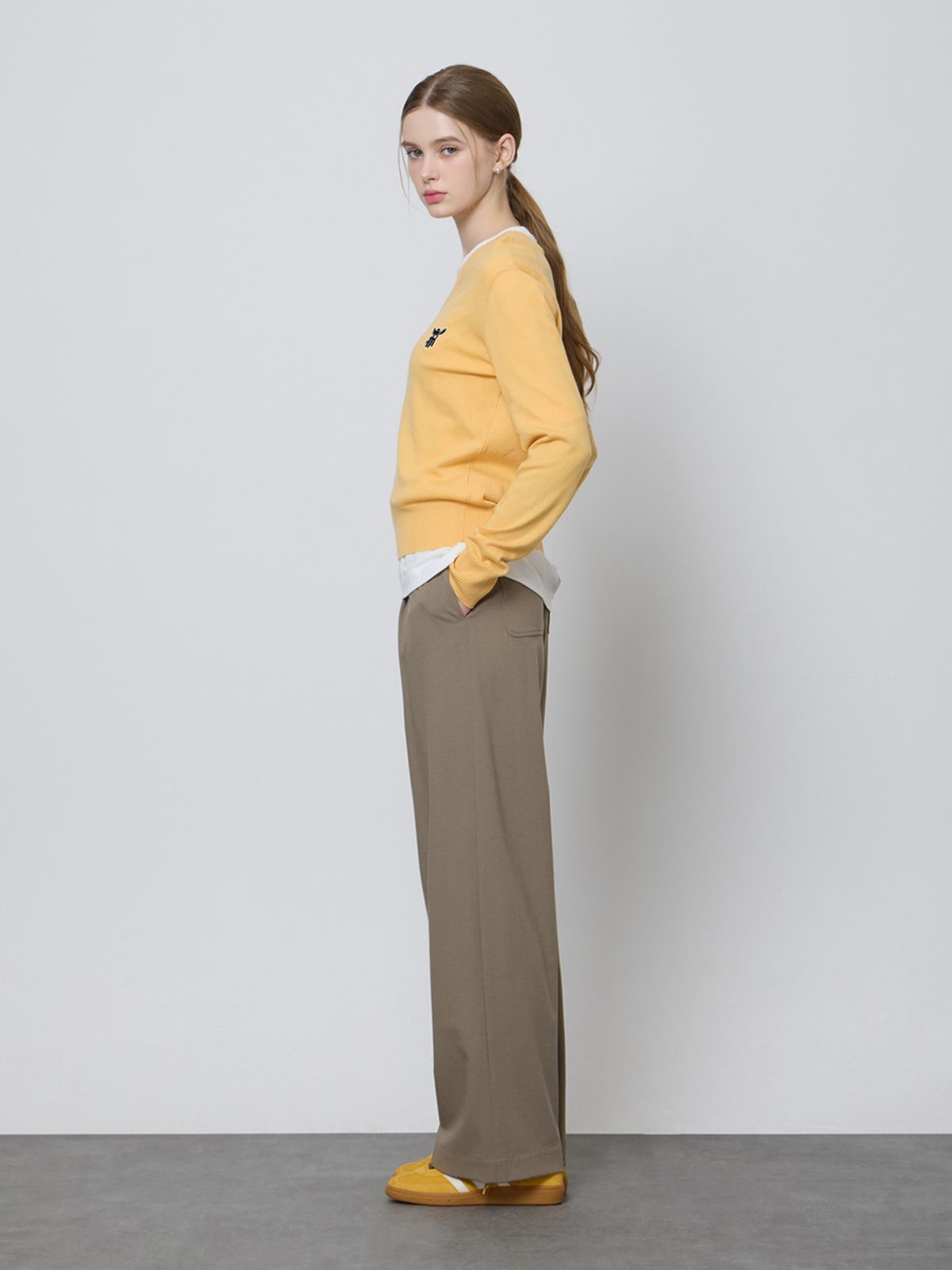 엘유브이엠(LUVM) BASIC V-NECK PULLOVER_YELLOW