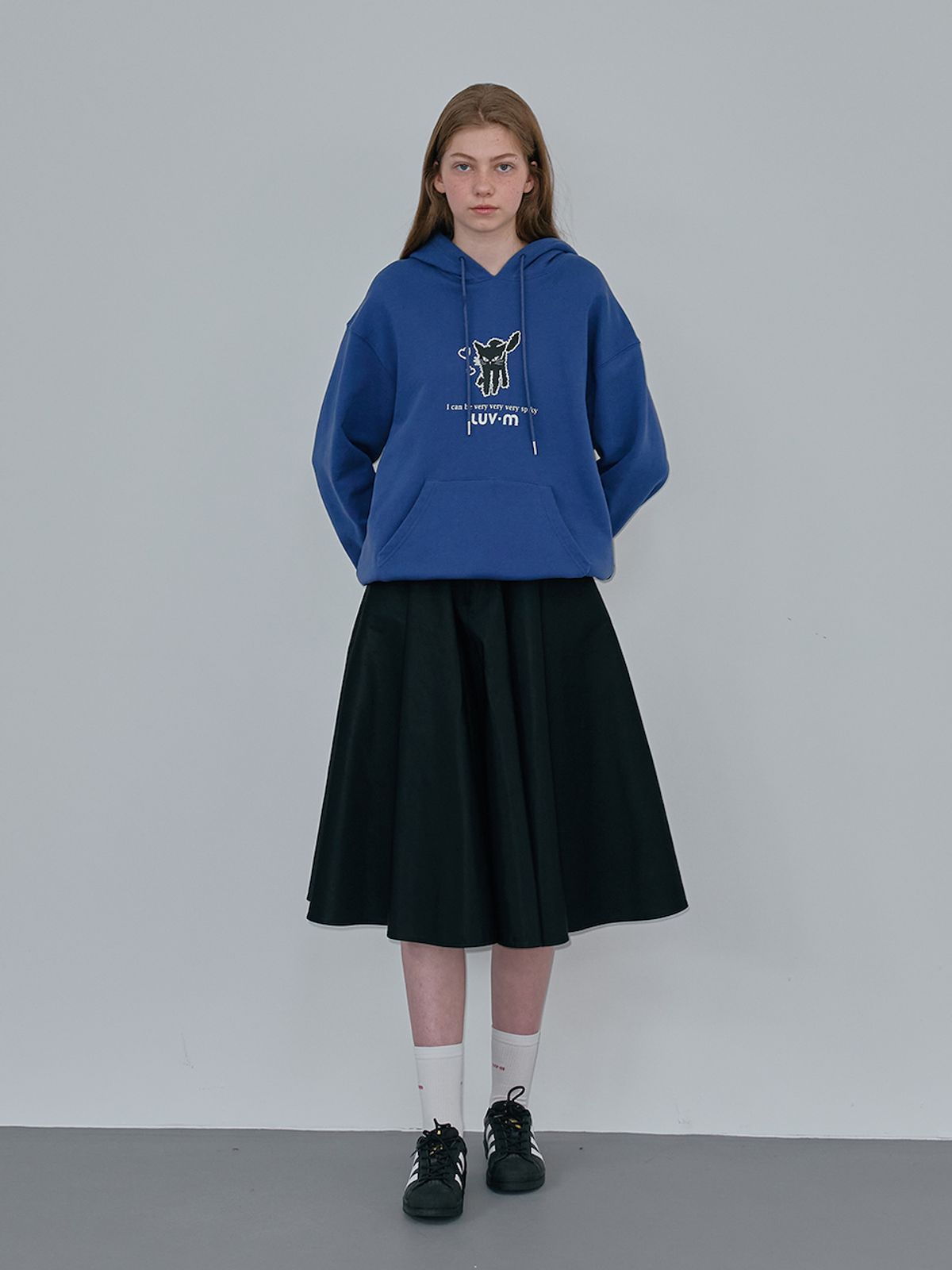 엘유브이엠(LUVM) MITCHI PRINTING HOODIE_BLUE