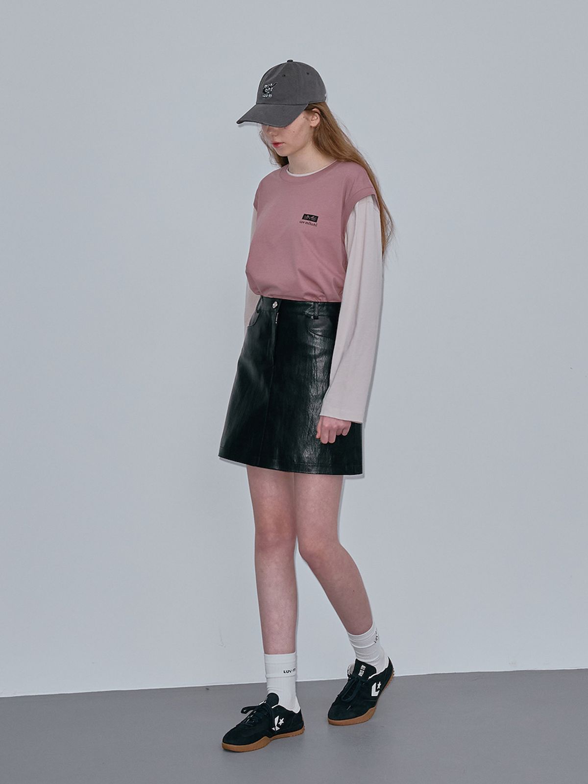 엘유브이엠(LUVM) FAKE LEATHER MINI SKIRT_BLACK