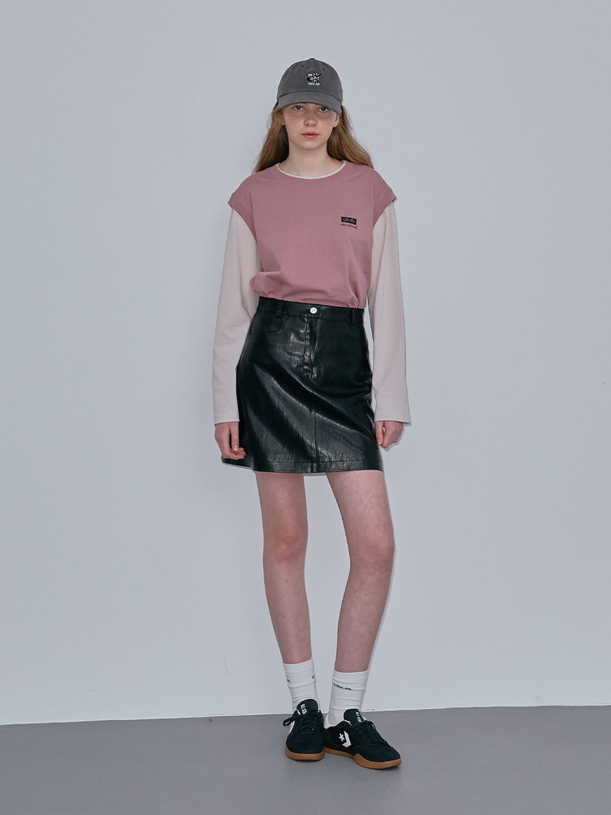 엘유브이엠(LUVM) FAKE LEATHER MINI SKIRT_BLACK
