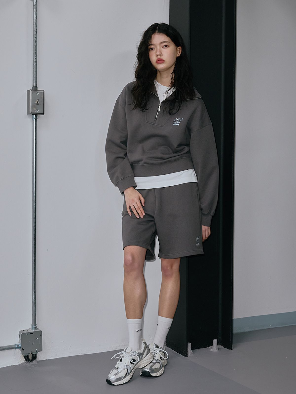 엘유브이엠(LUVM) MITCHI MIDI SWEATPANTS_DARK GRAY