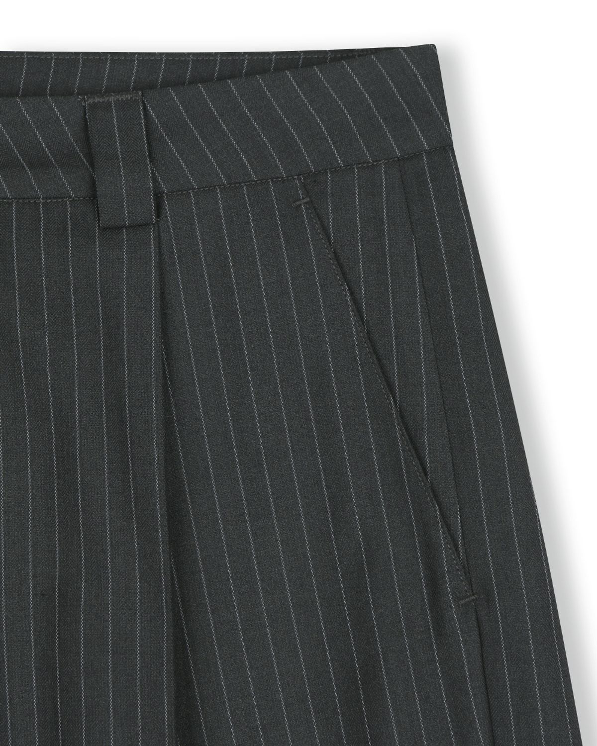 비슬로우(BESLOW) PIN STRIPE BERMUDA SHORTS GREY