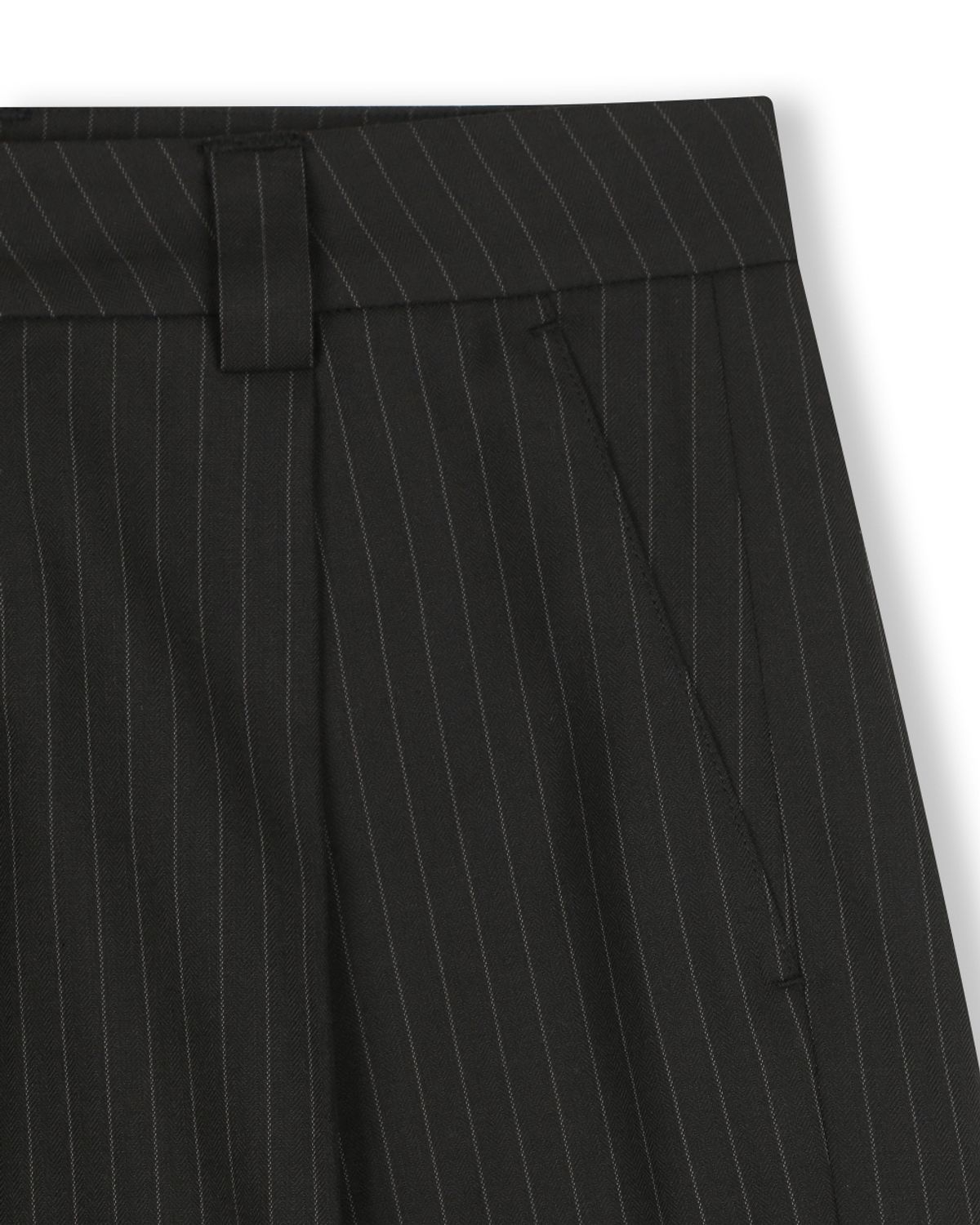 비슬로우(BESLOW) PIN STRIPE BERMUDA SHORTS BLACK