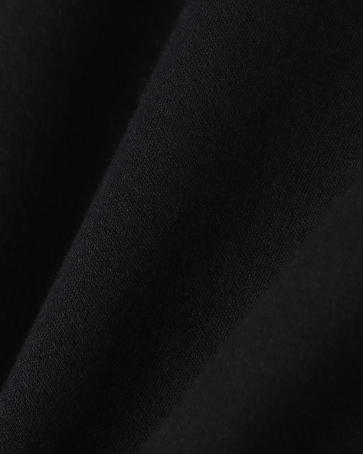 비슬로우(BESLOW) SLIM FIT SOLID TANK TOP BLACK