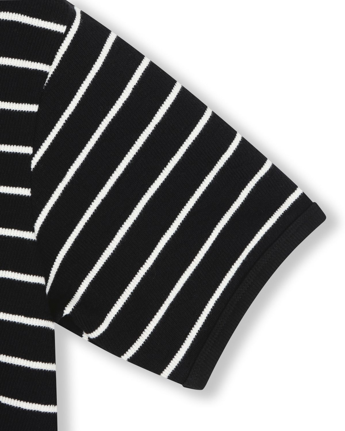 비슬로우(BESLOW) SLIM FIT STRIPE T-SHIRTS BLACK