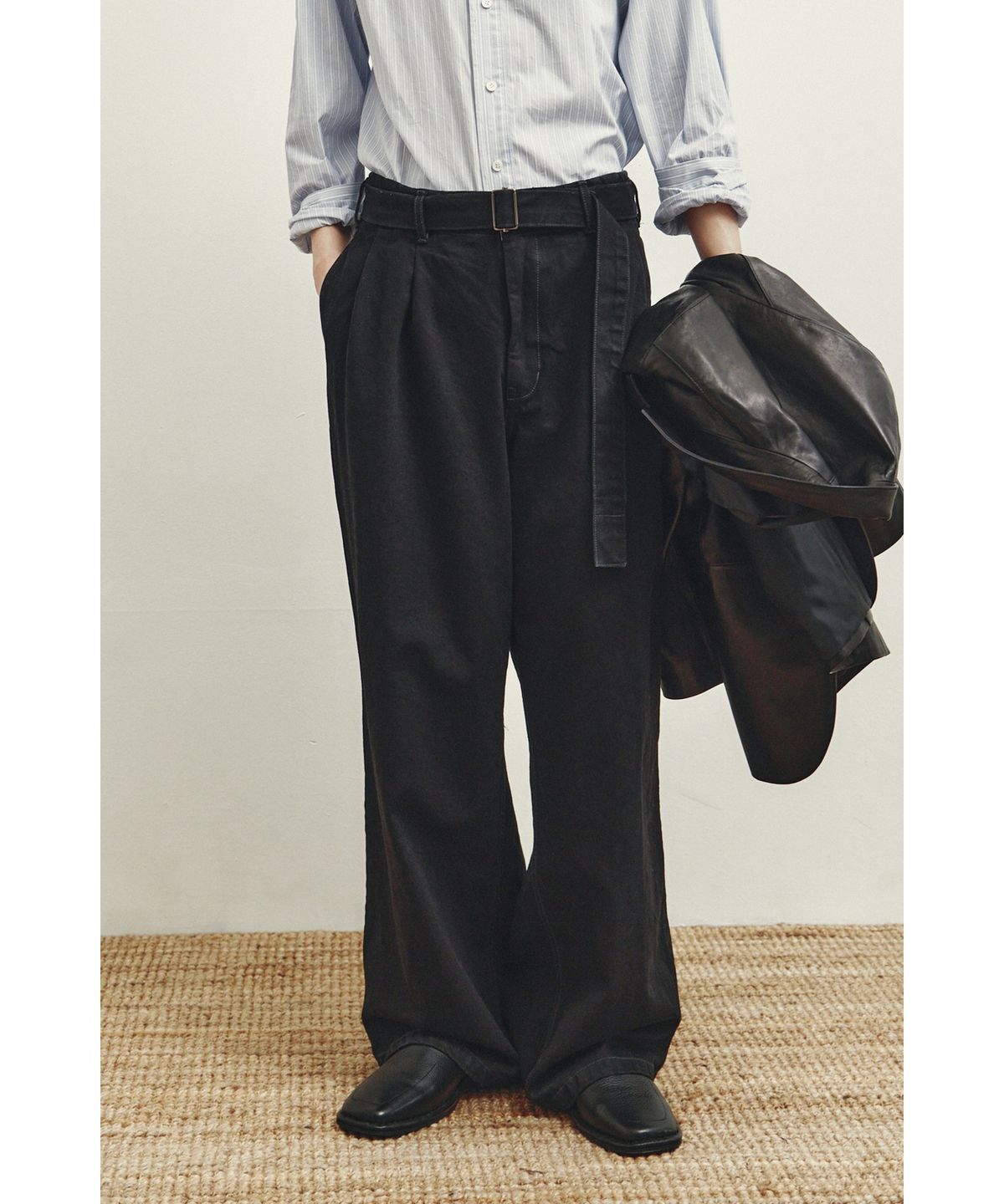 유스(YOUTH) Belted Denim Pants - Black
