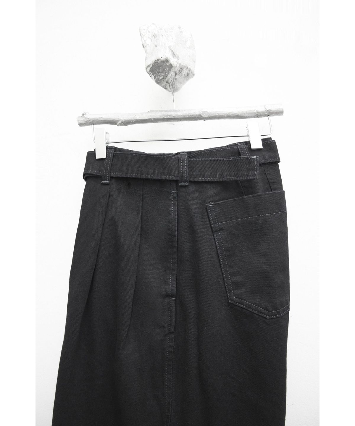 유스(YOUTH) Belted Denim Pants - Black