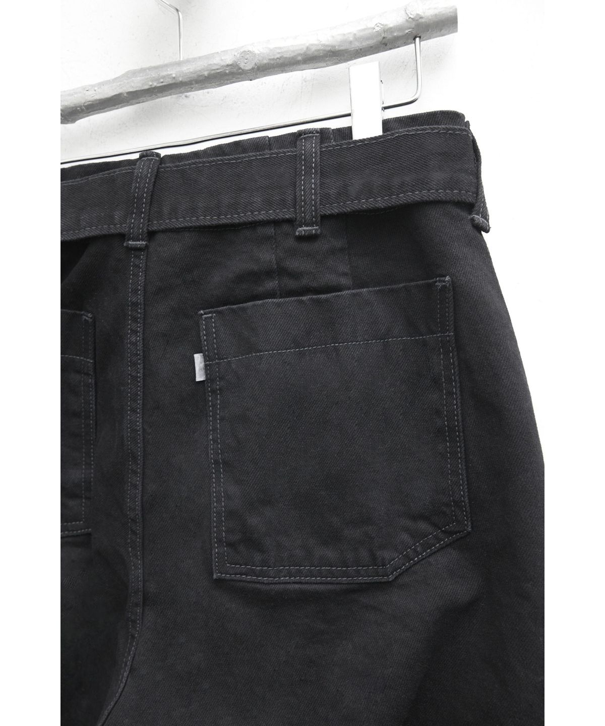 유스(YOUTH) Belted Denim Pants - Black