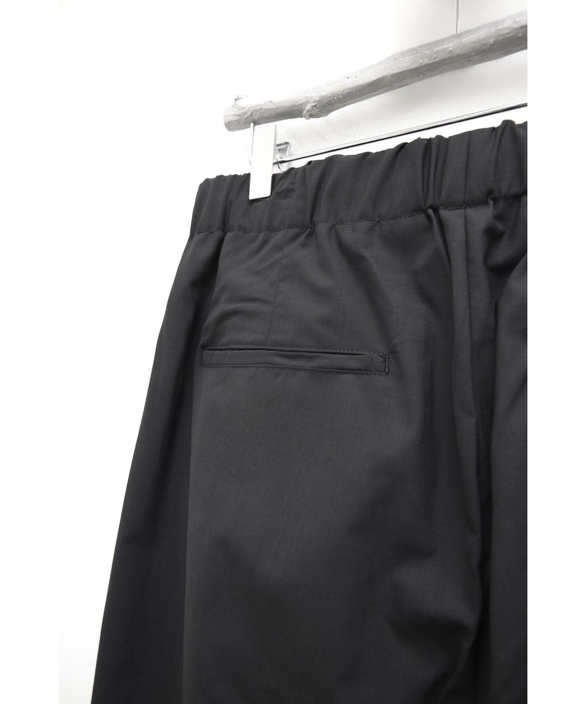 유스(YOUTH) Trimmed Banding Pants - Black