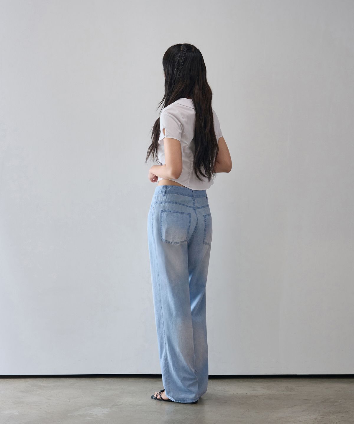 아워데이즈(OURDAYZ) 쿨 린넨 브리즈 세미 와이드 데님 팬츠 [LIGHT BLUE]