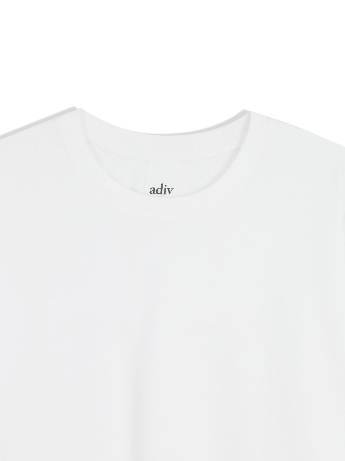 아디브(ADIV) 베이직 롱슬리브 티셔츠 화이트
