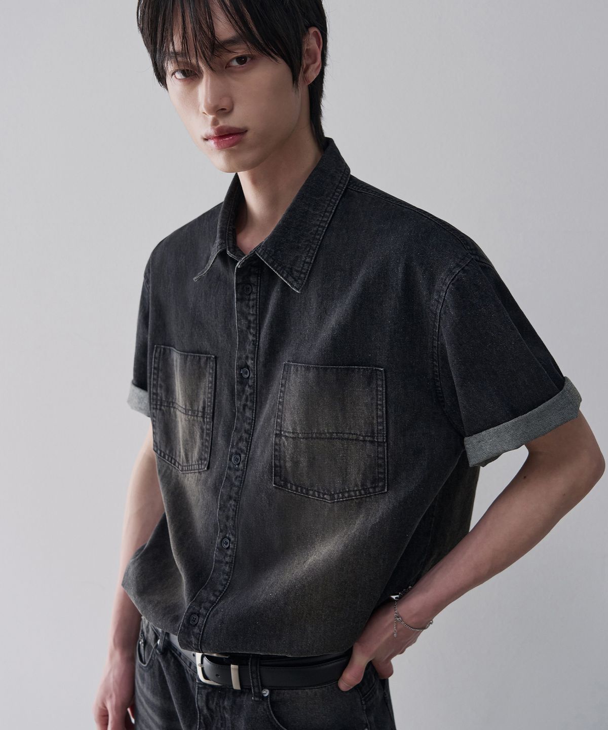 아워데이즈(OURDAYZ) 카디프 투포켓 워싱 데님 반팔 셔츠 [BLACK]