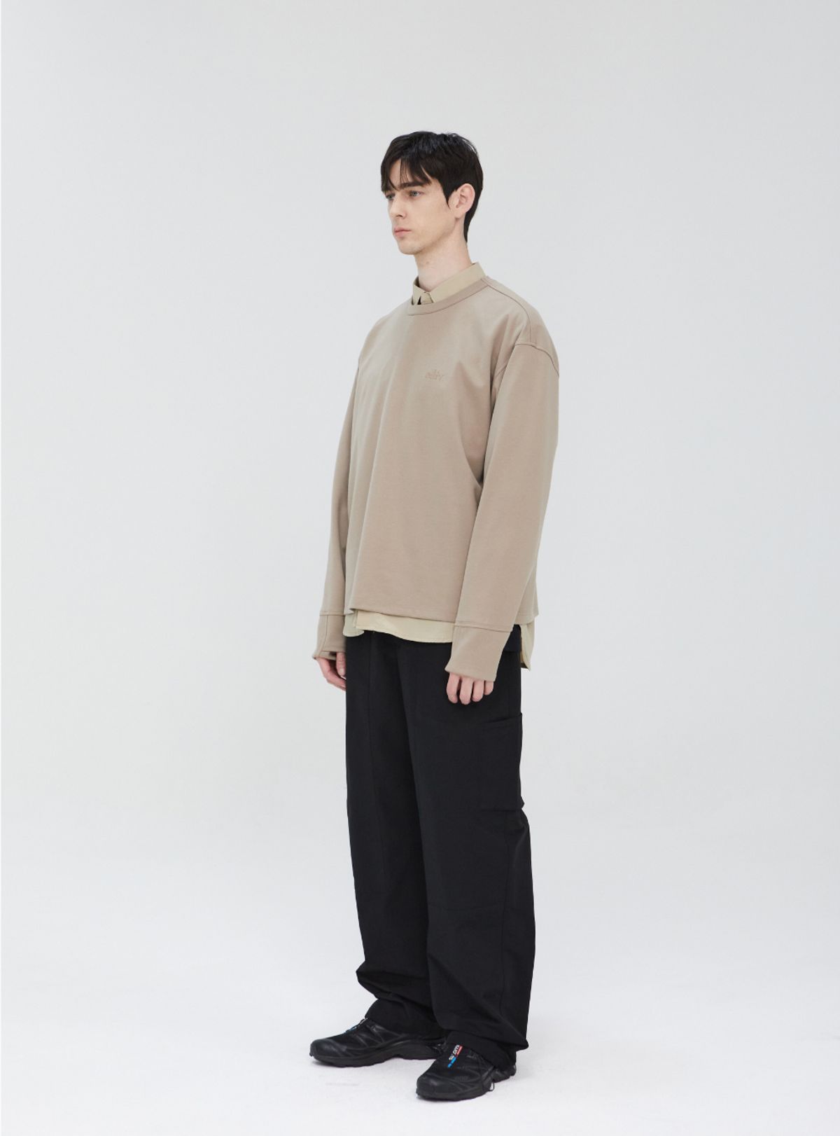아디브(ADIV) 베이직 스포티 스웻 샌드 베이지