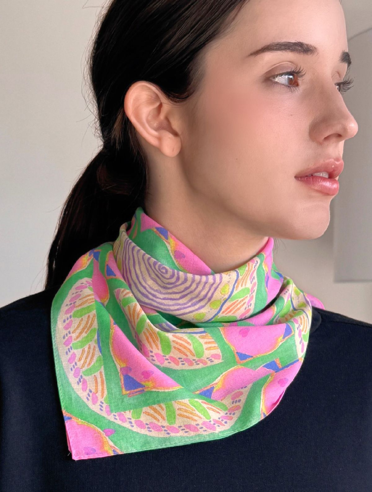 마레트라(MARAETHRA) Loving Swirl Cotton Square Scarf 러빙 스월 코튼 스퀘어 스카프