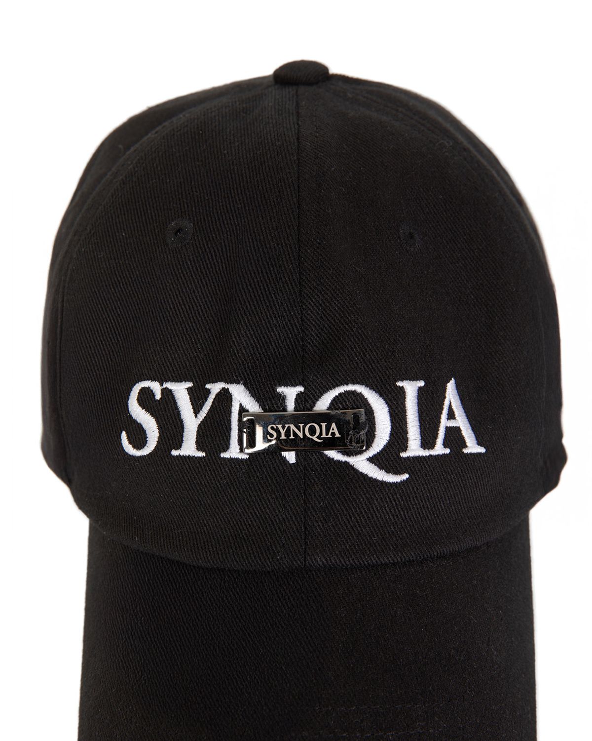 신키아(SYNQIA) 메탈 플레이트 베이스볼 캡 블랙