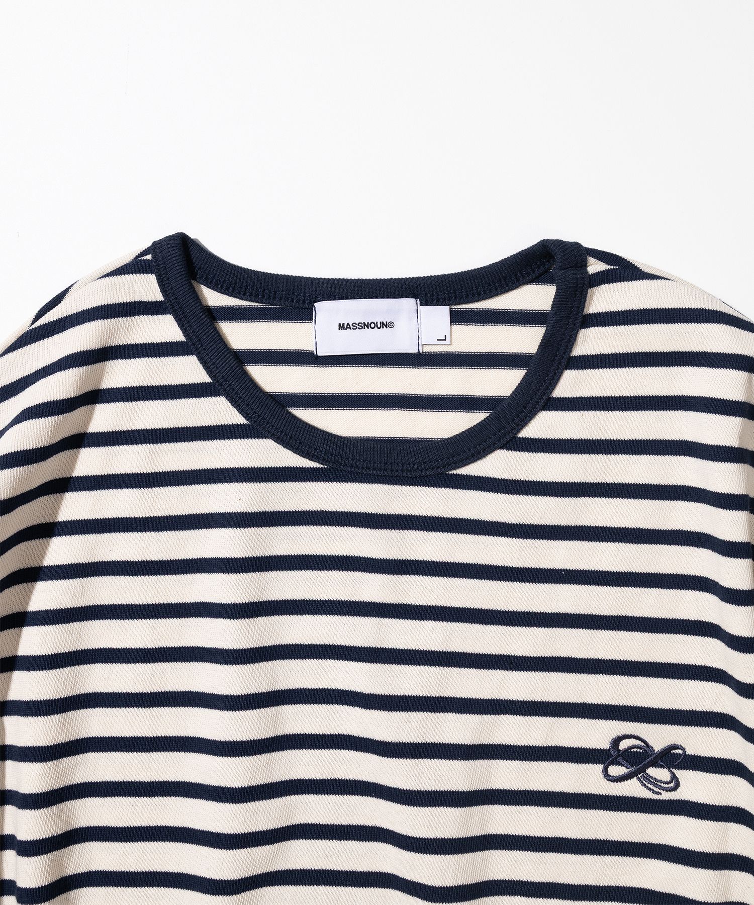 ●MASSNOUN● Unmeasured Logo T-Shirt (3色) unisex 692972_0101_psfront1.jpg?v=