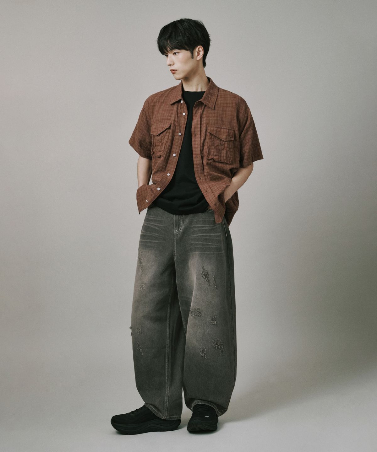 버던트(VERDNT) 스크레치 워시드 벌룬 데님 팬츠 [데저트블랙]