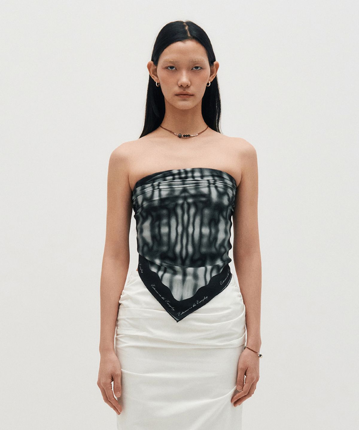 킴지수(KIMZISU) Haze Motif Square Scarf 95 _ BLACK