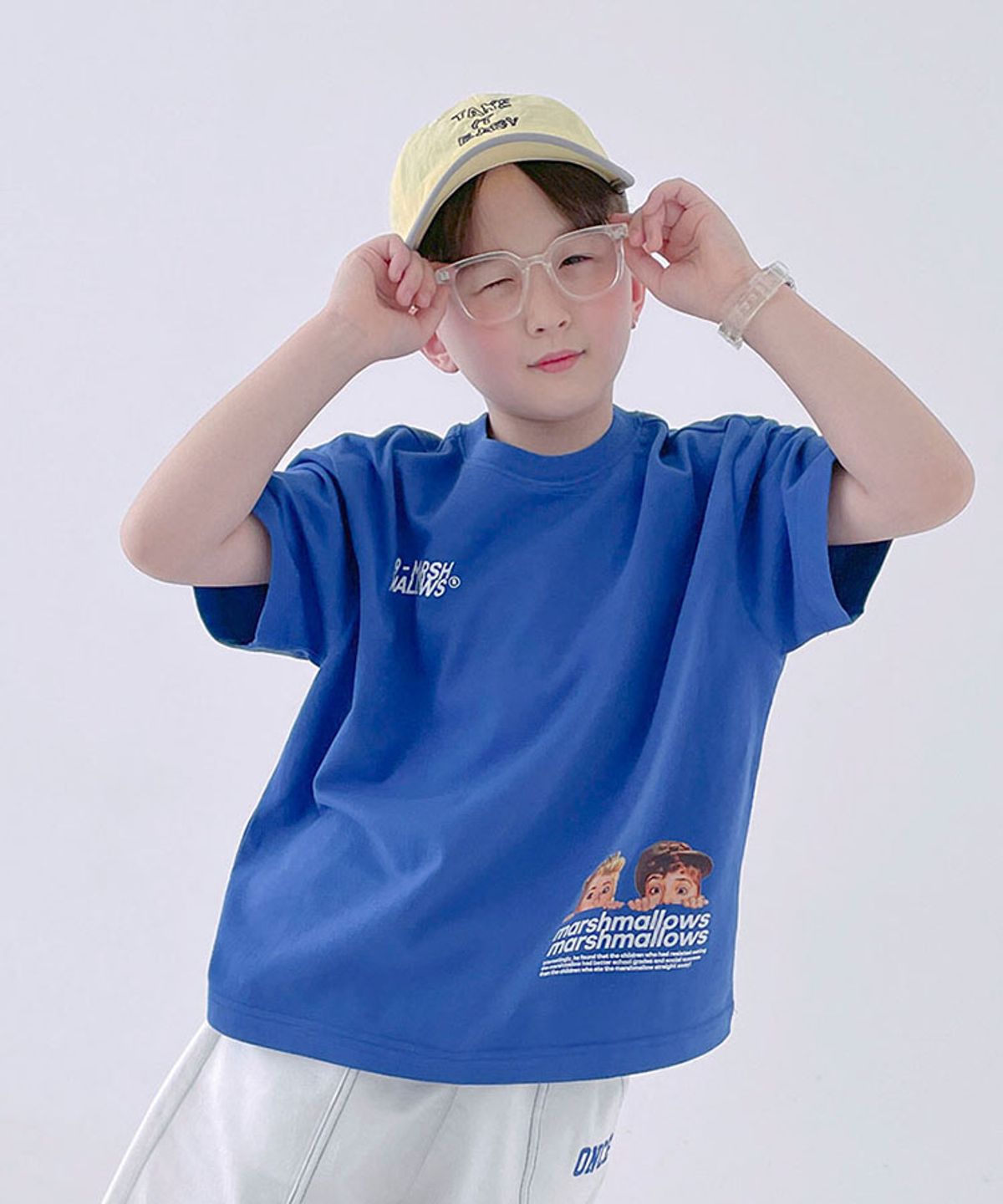 베리클로젯(BERRYCLOSET) 빼꼼 마시멜로우 반팔티