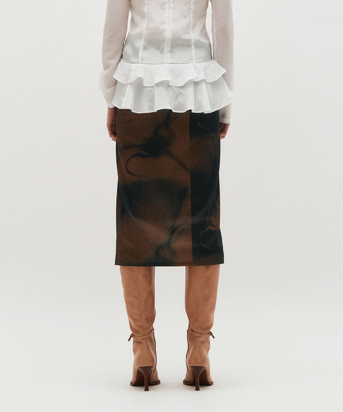 킴지수(KIMZISU) Embroidered Graphic Jersey Skirt _ BROWN
