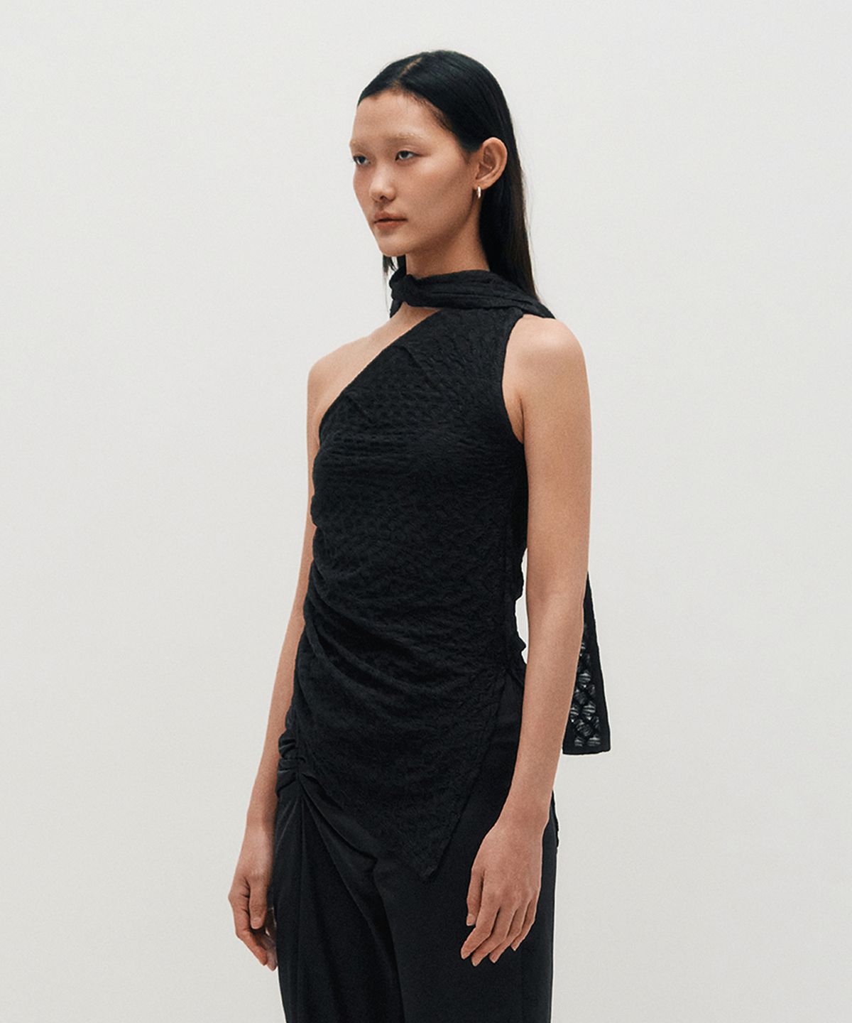 킴지수(KIMZISU) One Shoulder Lace Top _ BLACK