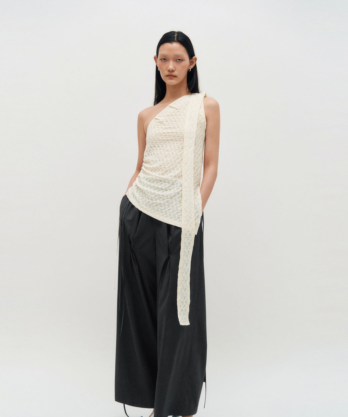 킴지수(KIMZISU) One Shoulder Lace Top _ IVORY