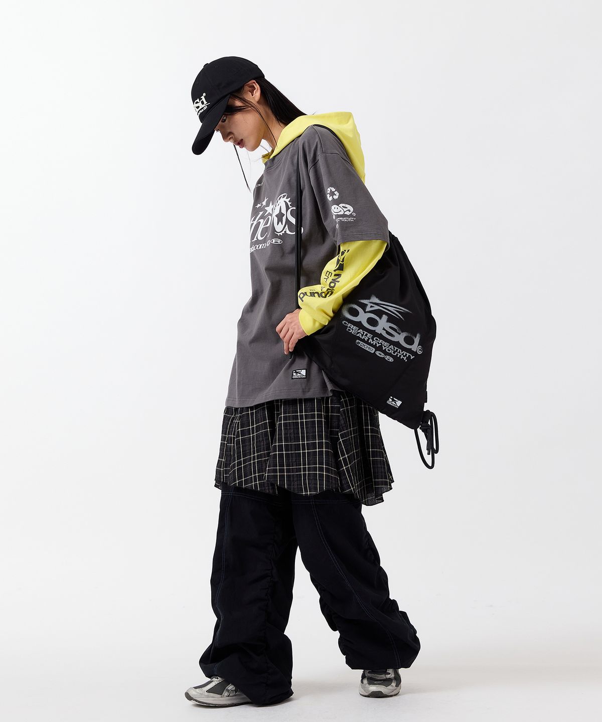 오드스튜디오(ODDSTUDIO) Odsd 커브드 스포티 스트링백 - BLACK