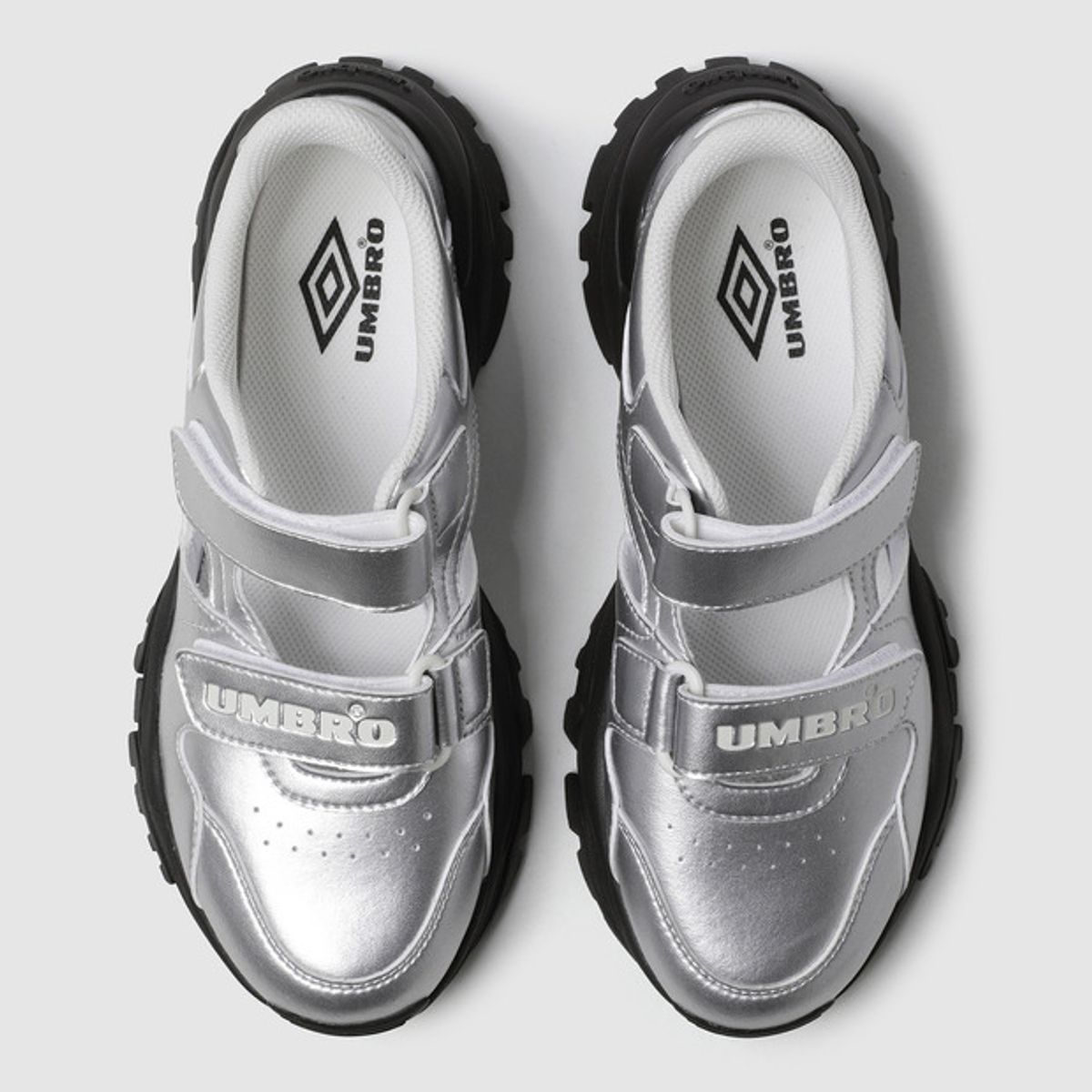 엄브로(UMBRO) BUMPY LAYER (범피 레이어) 실버(UQ223ESA49)