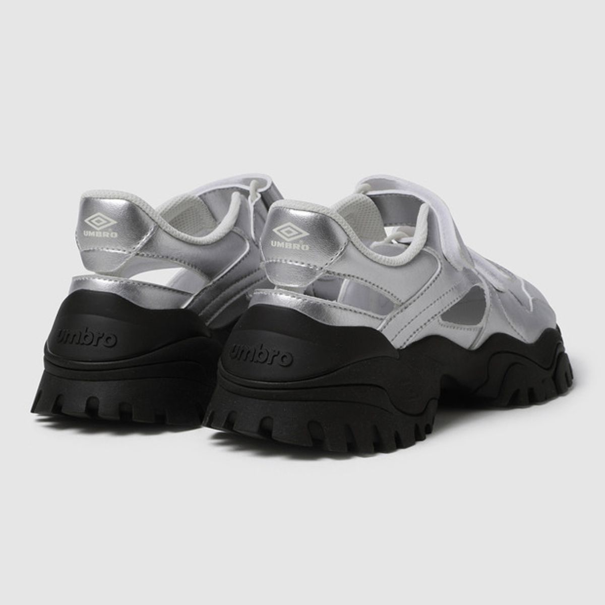 엄브로(UMBRO) BUMPY LAYER (범피 레이어) 실버(UQ223ESA49)