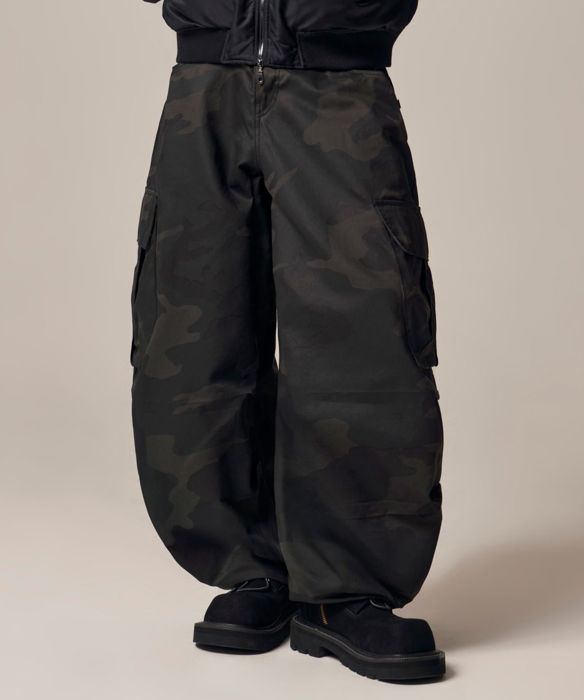 아이돈워너셀(IDWS) Andy Twill Balloon Cargo Pants Multi