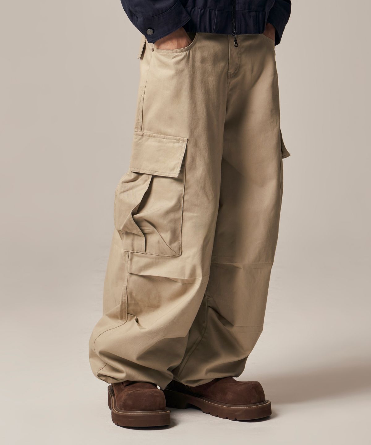 아이돈워너셀(IDWS) Andy Twill Balloon Cargo Pants Beige