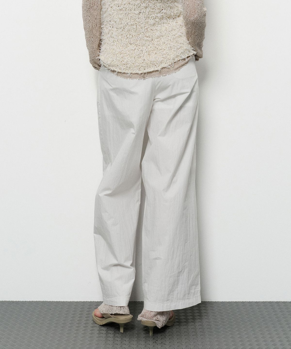 다이애그널(DIAGONAL) RUSTLE WIDE TROUSERS (white)