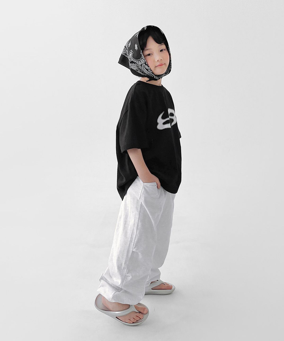 베리클로젯(BERRYCLOSET) 다트 킥 조거 팬츠