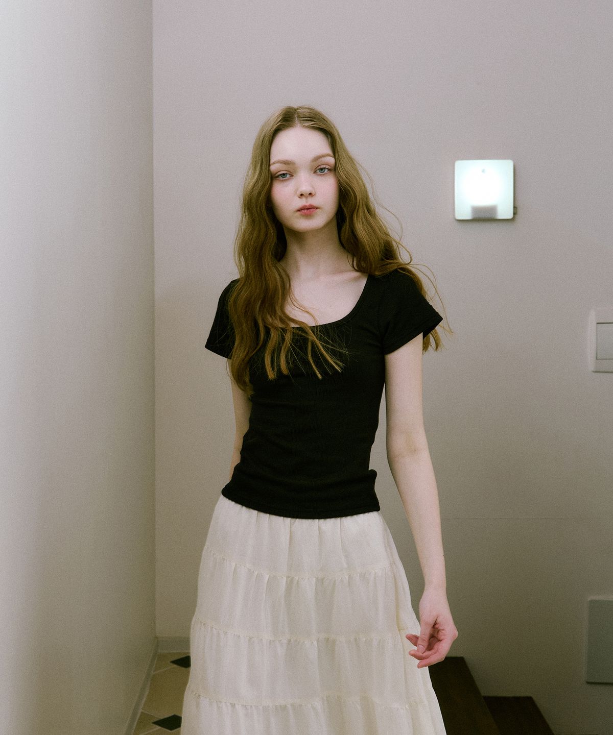 그린버터(GREENBUTTER) Square Neck 08 Tee (Black)