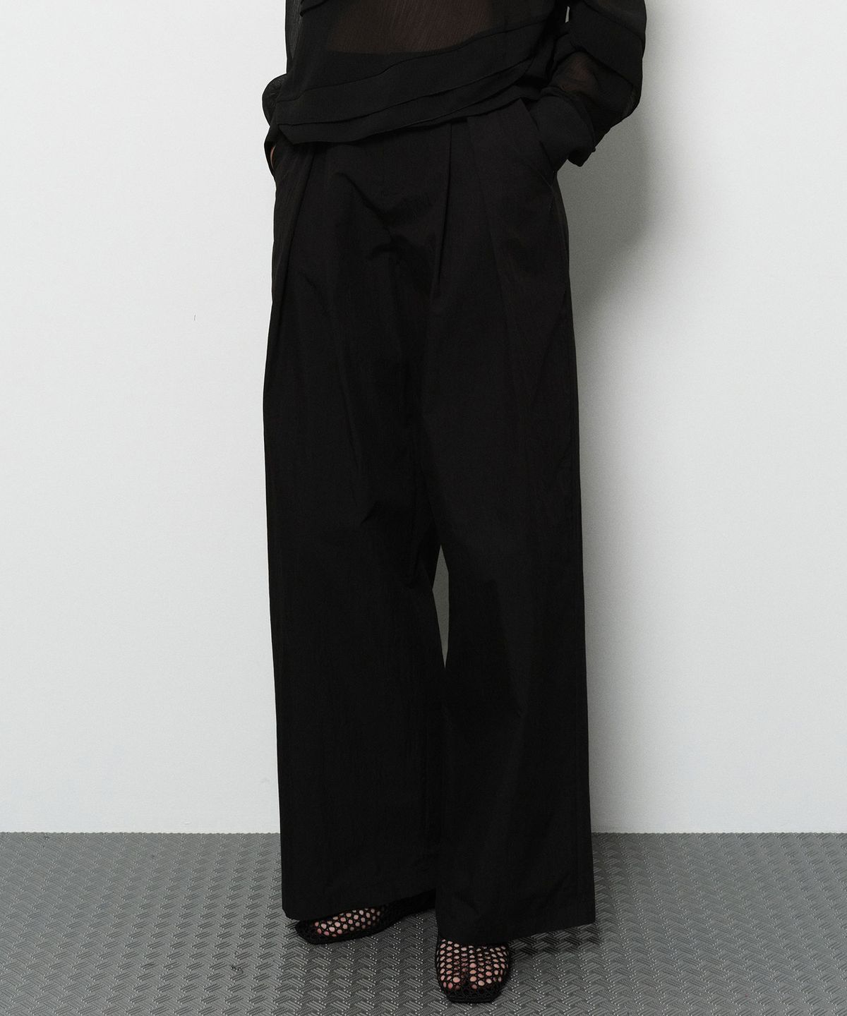 다이애그널(DIAGONAL) RUSTLE WIDE TROUSERS (black)