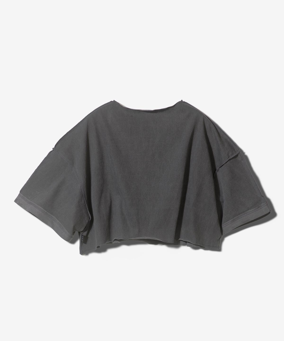 팬쇼(FANSHOW) MULTI SCN RAW EDGE CROP SHORT SLEEVE - PIGMENT BLACK