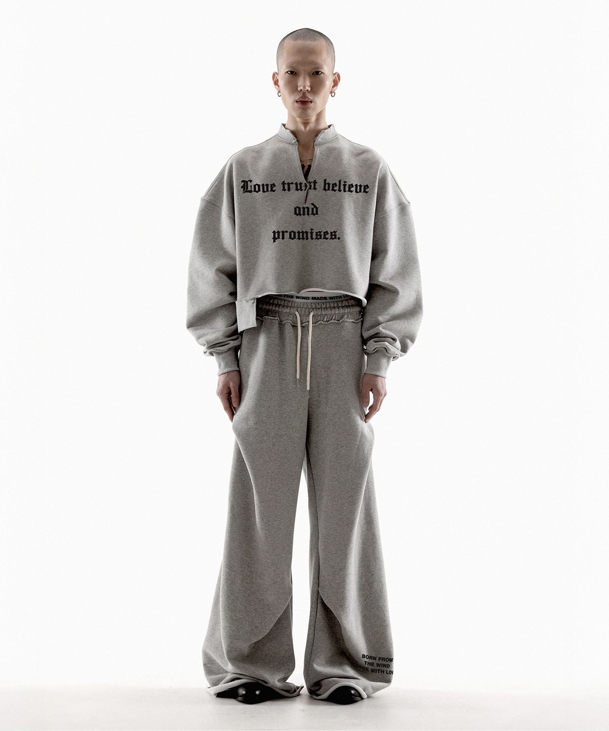 팬쇼(FANSHOW) NEVER DIPLOMA UNBALANCED RAW EDGE CROP SWEATSHIRTS - MELANGE