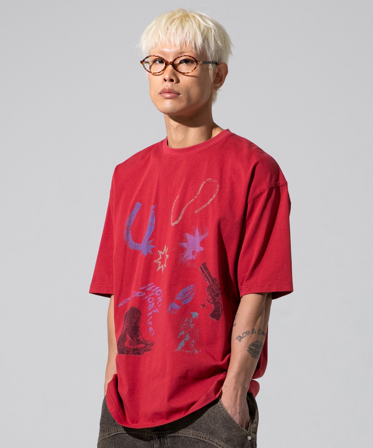 엑스톤즈(XTONZ) XTT143 시퀀스 언발란스 티셔츠 (RED)