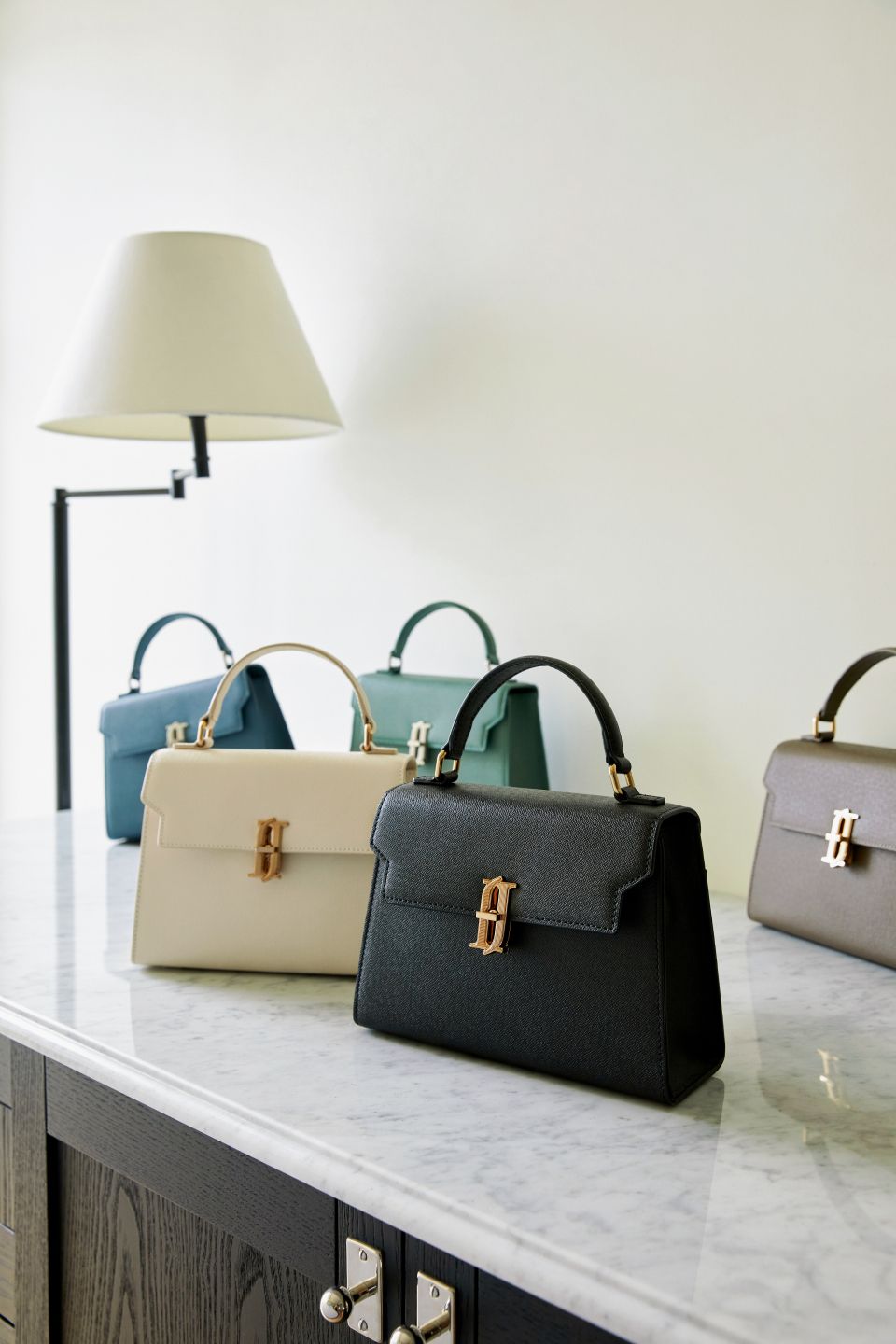 J.ESTINA フォルテ SM バッグ MUSINSA公式 | J.ESTINA FORTE SM サッチェル BK (JHNCHD2BS855BK010)