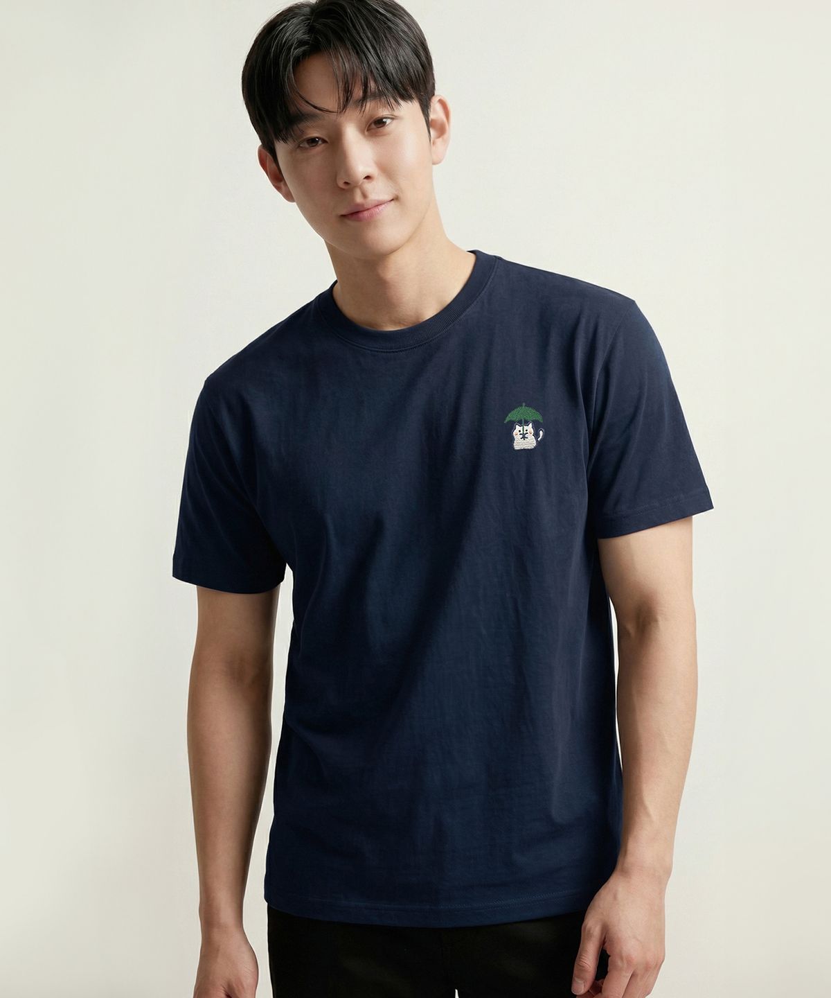옥스타(OKSTAR) 레인냥 자수 반팔티