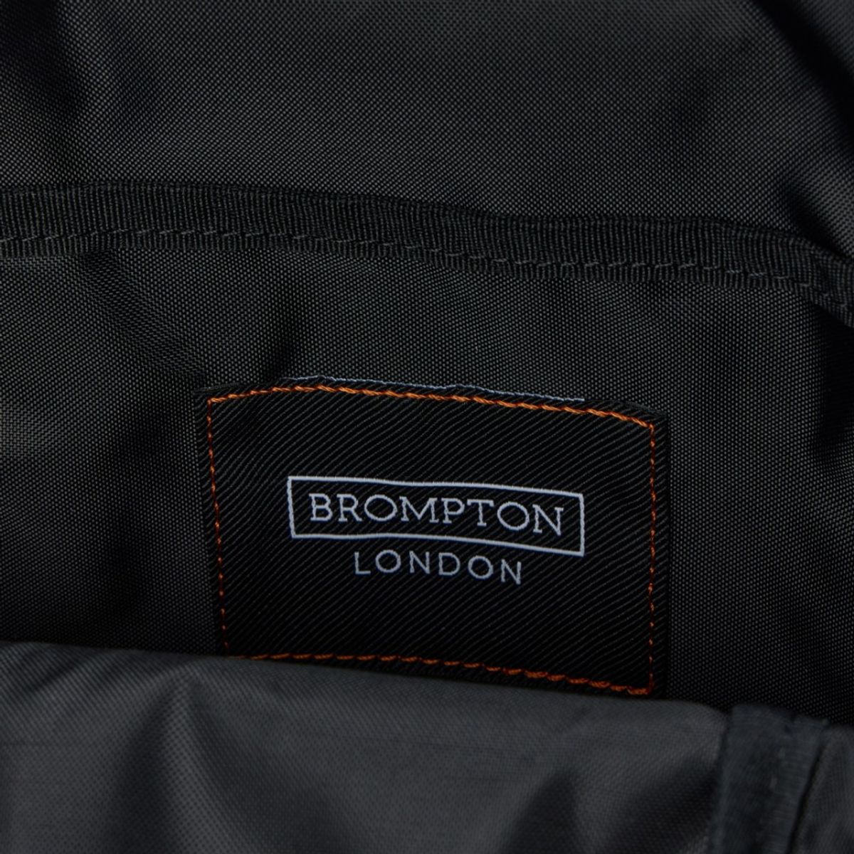 브롬톤 런던(BROMPTON LONDON) BUCKER SLING BAG - D/NAVY (P255ACR102)