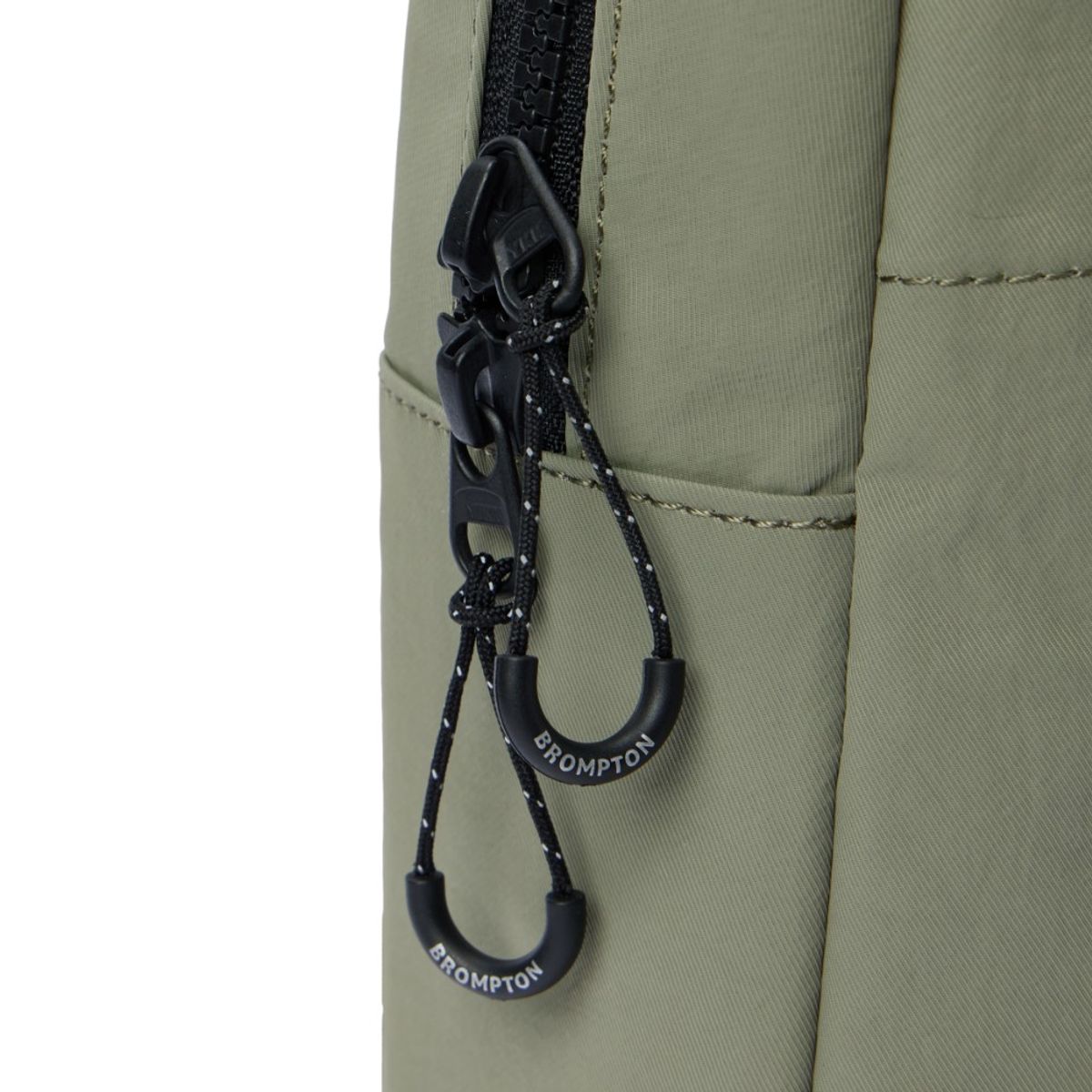 브롬톤 런던(BROMPTON LONDON) BUCKER SLING BAG - KHAKI (P255ACR102)