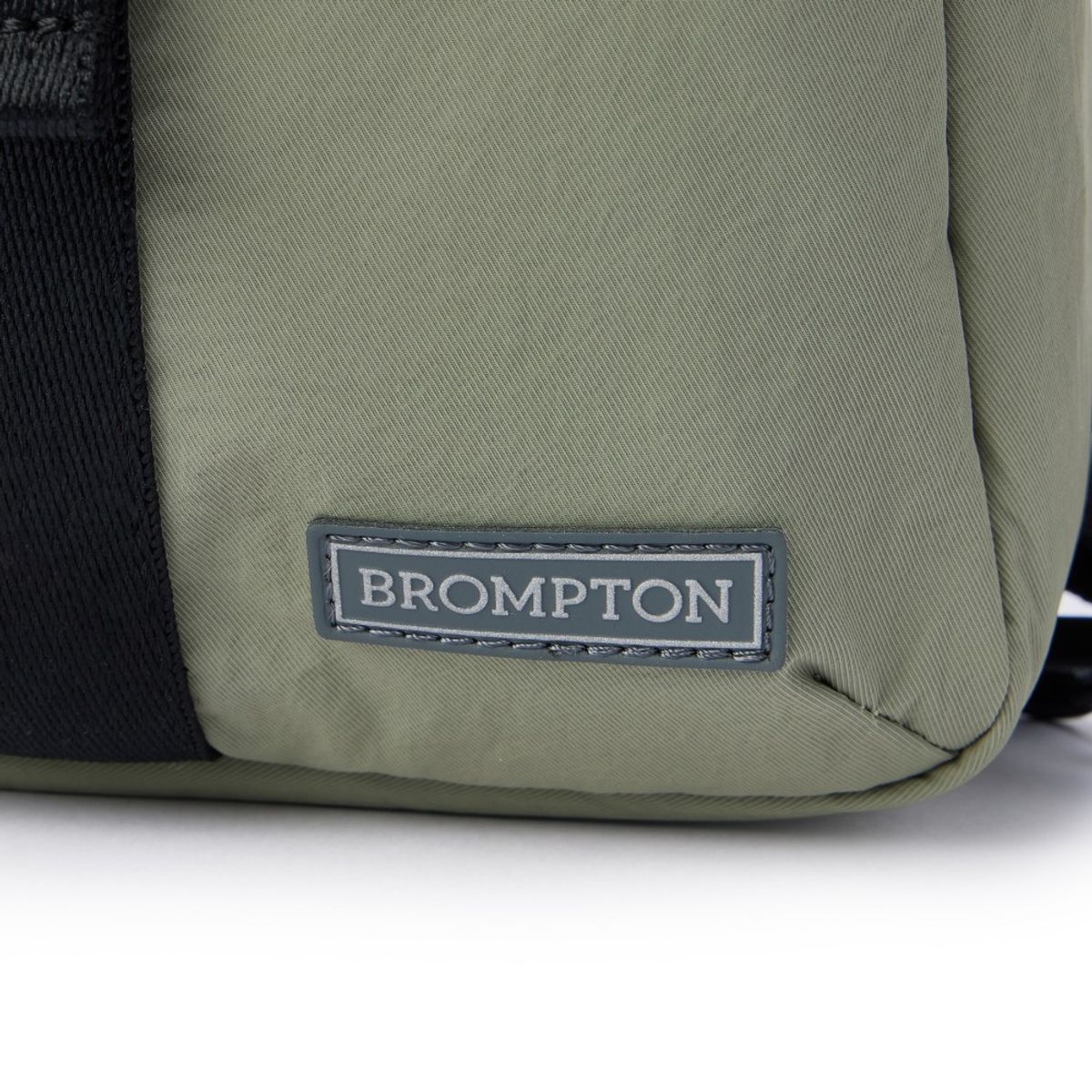 브롬톤 런던(BROMPTON LONDON) BUCKER SLING BAG - KHAKI (P255ACR102)