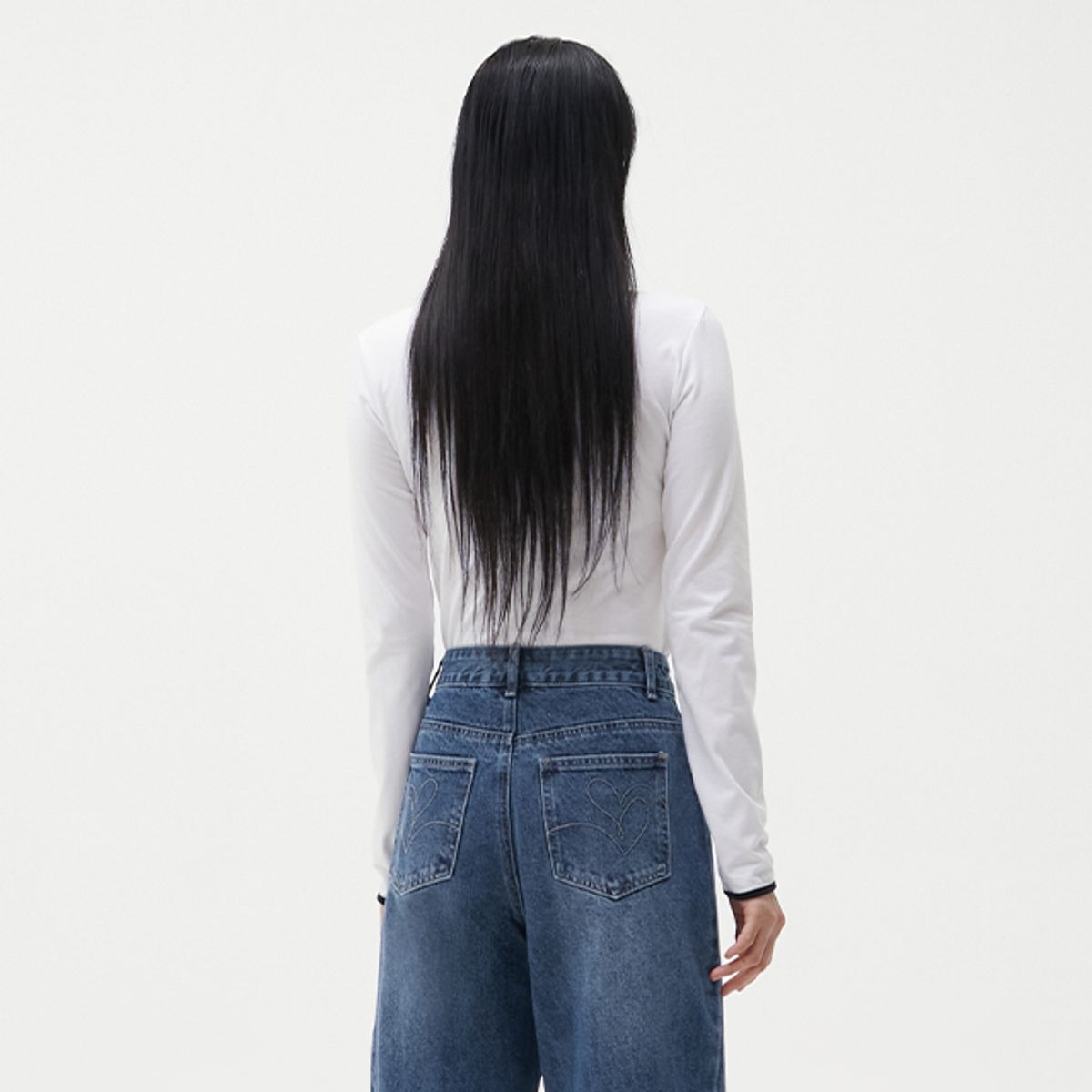 랩(LAP) 링거 자수 긴팔티셔츠 AR1CT161