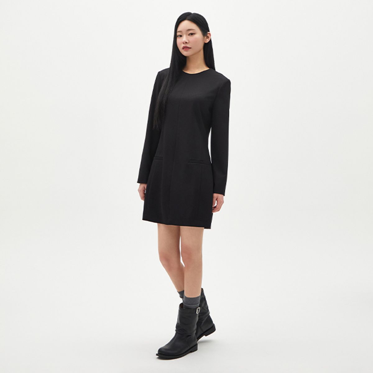 랩(LAP) 라운드넥 A라인 미니원피스 AR1WO263